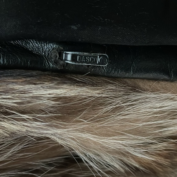 High Quality Vintage Women's Raccoon Ladies' Long Fur Coat - Size Small - Picture 17 of 17